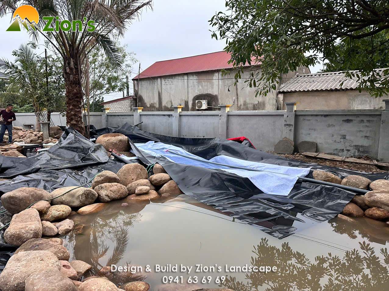Thi công hồ cá koi bằng phương pháp trải bạt HDPE